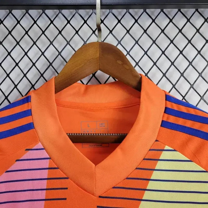 Italy 24/25 Goalkeeper Shirt - View 10