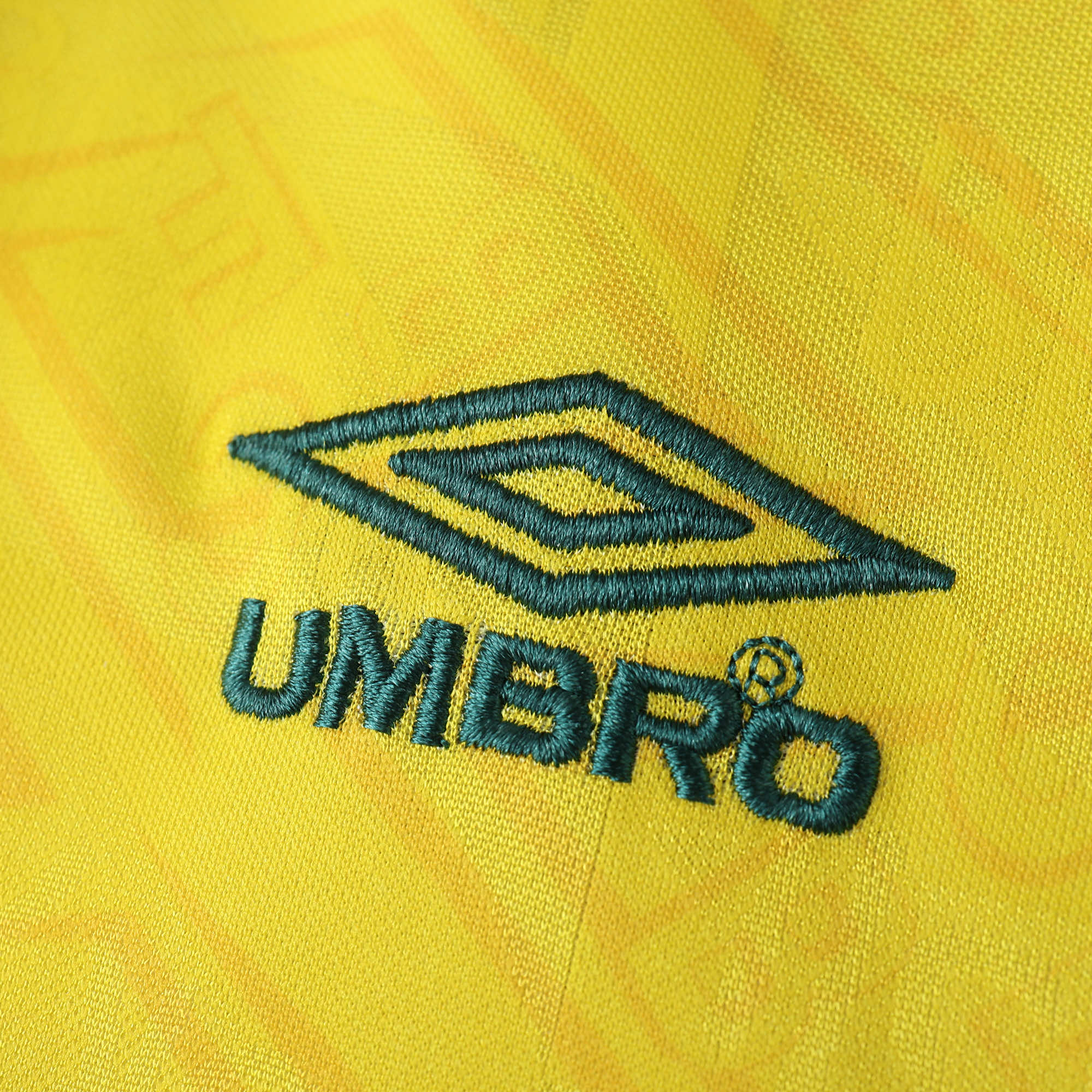 Brazil 1991/93 Retro Home Shirt - View 4