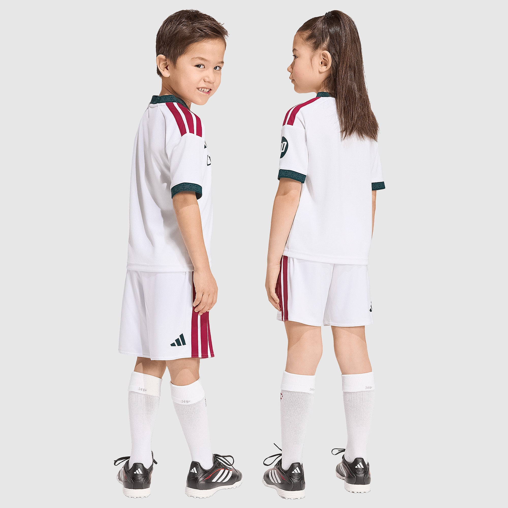 Home 26/27 Kids Shirt Kit - Models