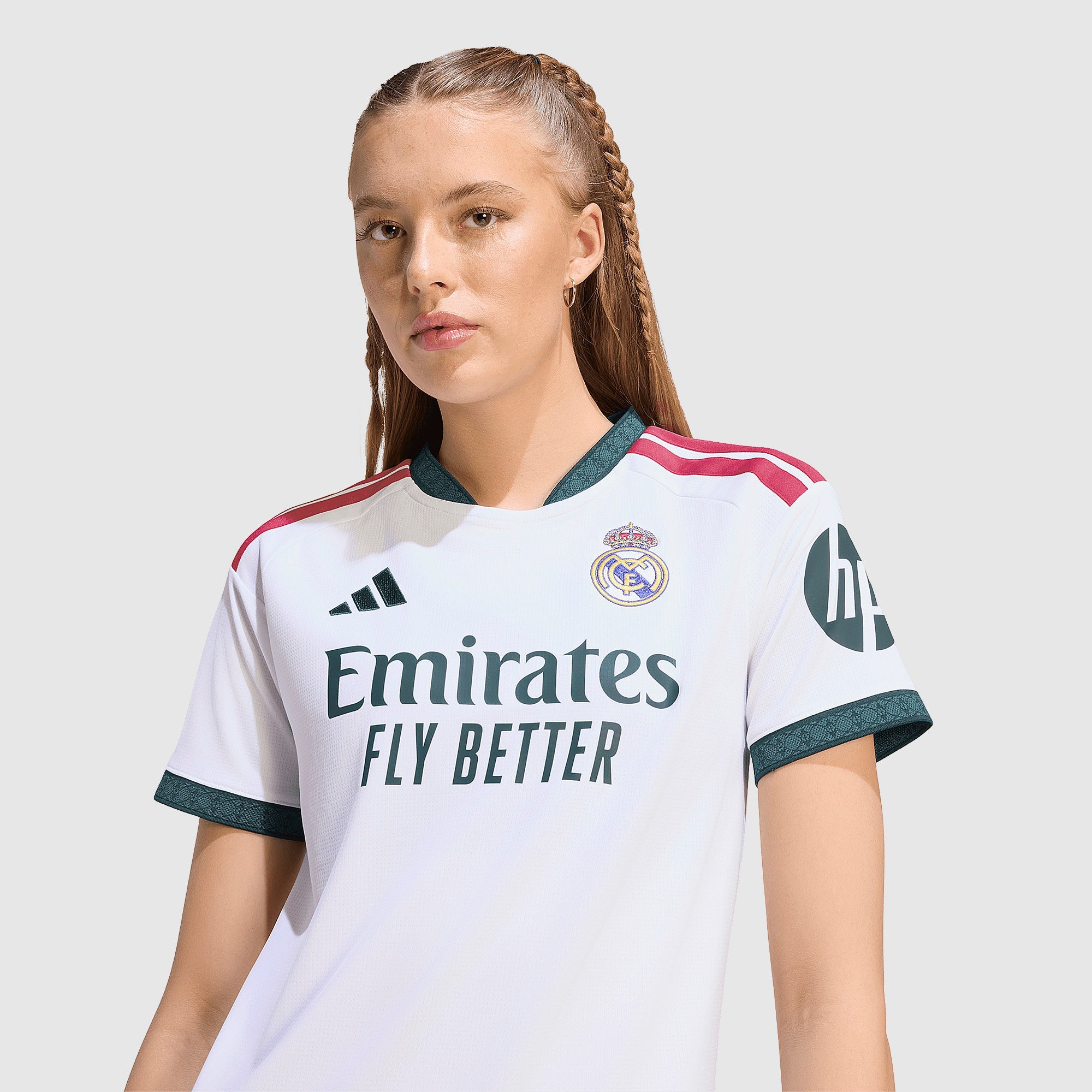 Home 26/27 Women's Shirt - Model Detail