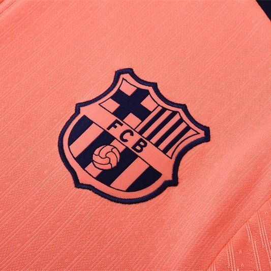 Home 24/25 Tracksuit Kit - Detail