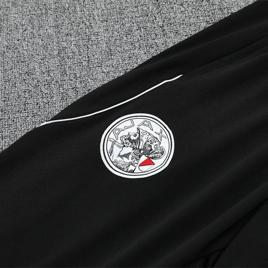 Training 25/26 Tracksuit Kit - Detail