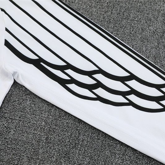 25/26 Tracksuit Kit - Detail