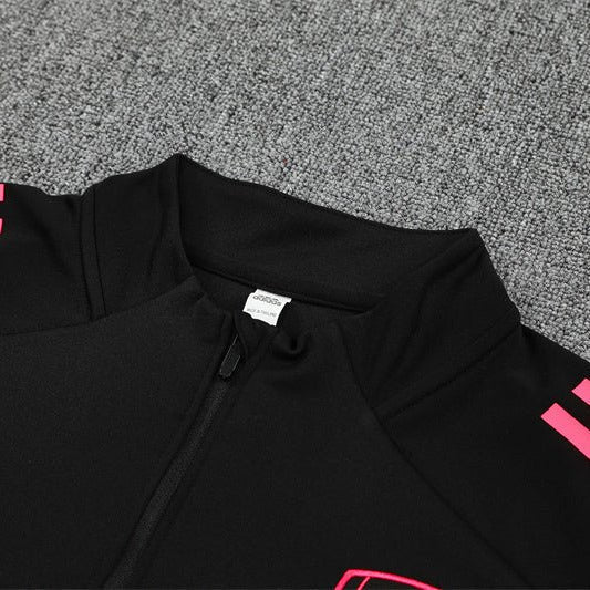 Special Edition Tracksuit Kit - Detail