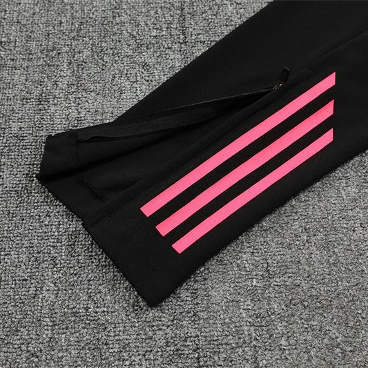 Special Edition Tracksuit Kit - Detail