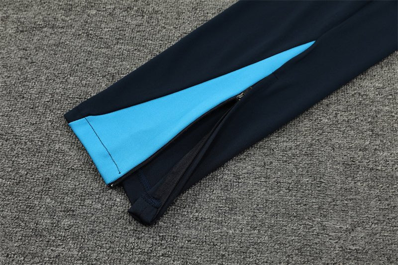 Special Edition Tracksuit Kit - Detail
