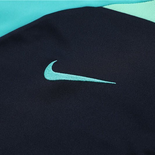 Special Edition Tracksuit Kit - Detail