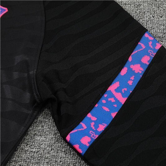 Special Edition Tracksuit Kit - Detail
