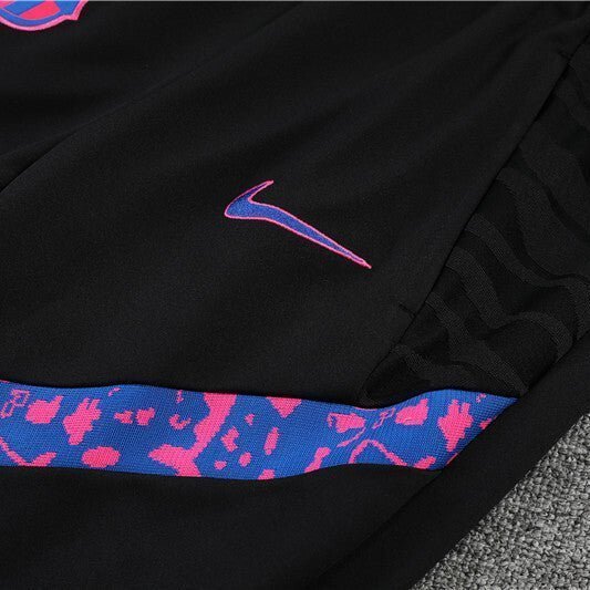 Special Edition Tracksuit Kit - Detail