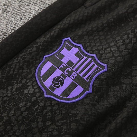 Special Edition Tracksuit Kit - Detail
