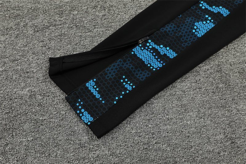 Special Edition Tracksuit Kit - Detail
