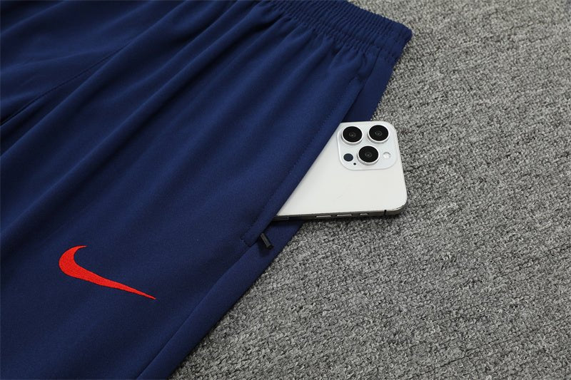 Special Edition Tracksuit Kit - Detail