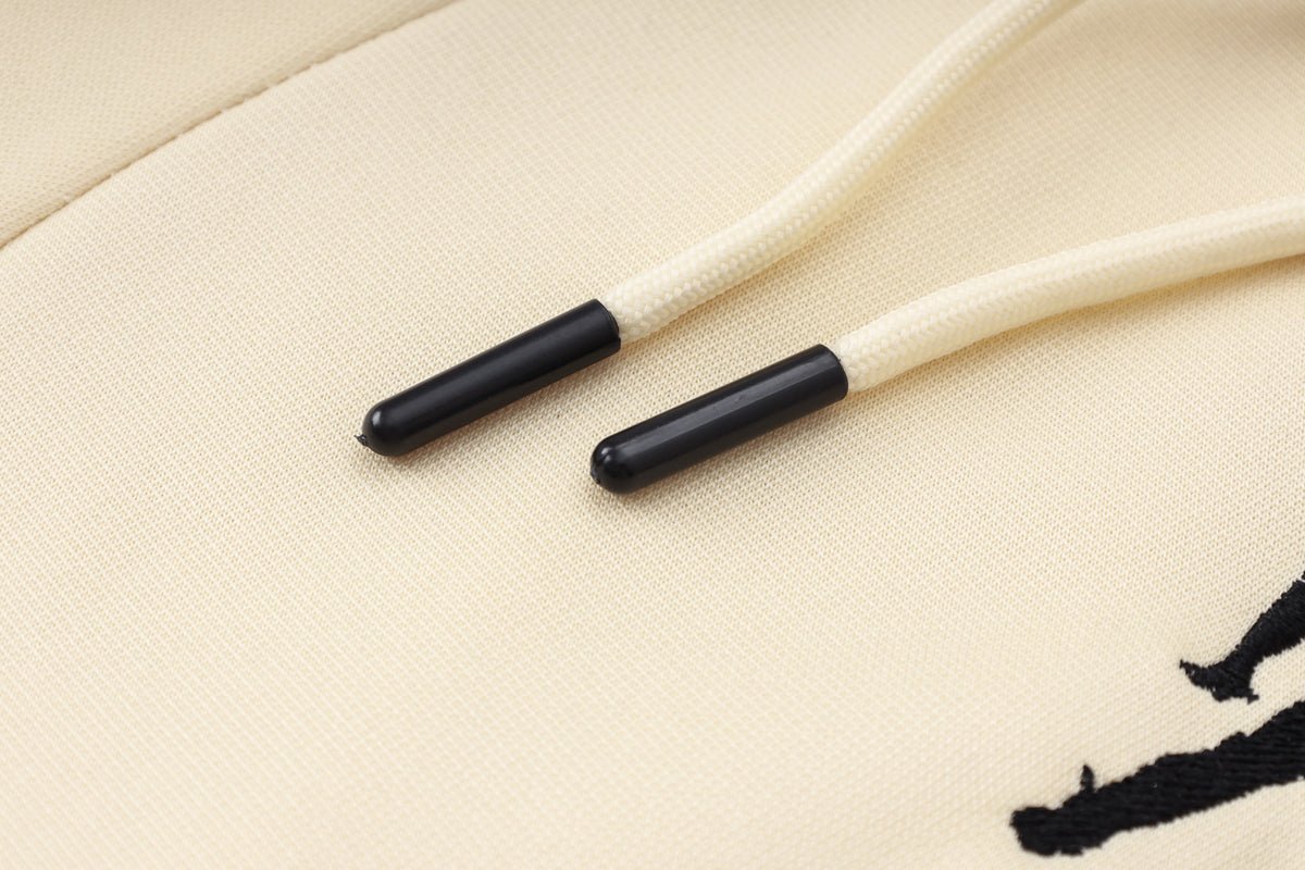 Tracksuit Kit - Detail
