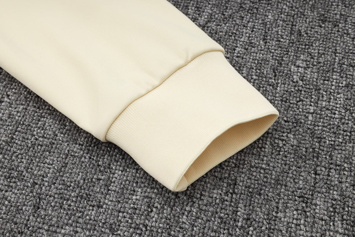 Tracksuit Kit - Detail