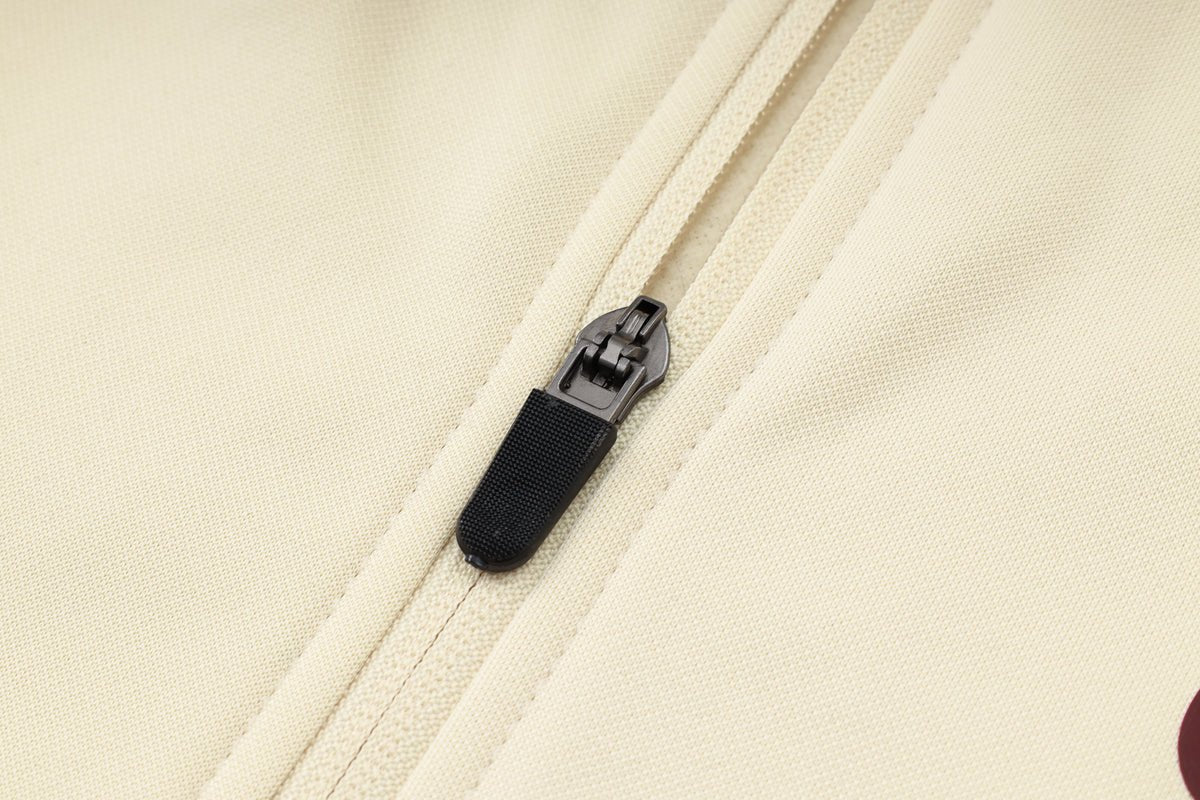 Tracksuit Kit - Detail