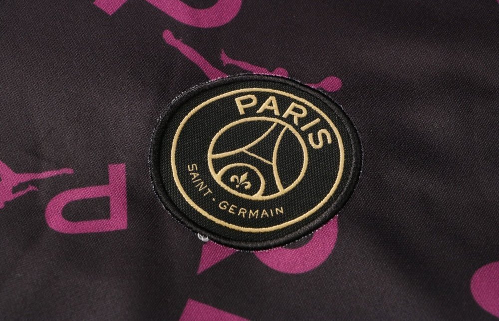 Tracksuit Kit - Detail