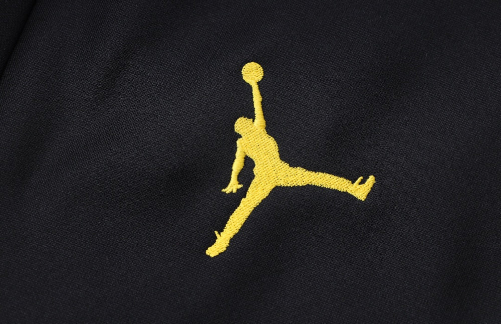 Tracksuit Kit - Detail
