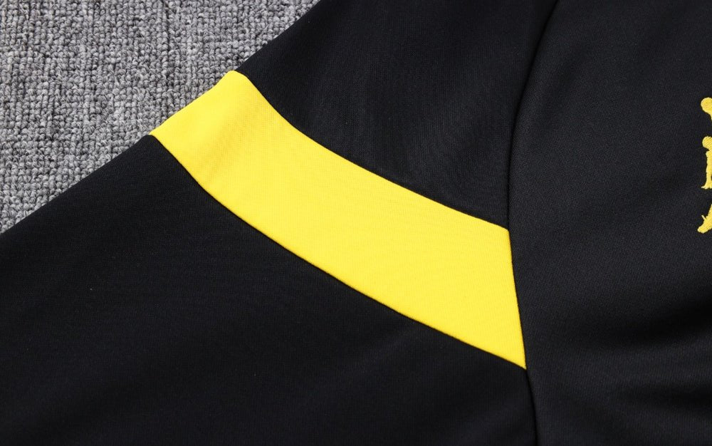 Tracksuit Kit - Detail
