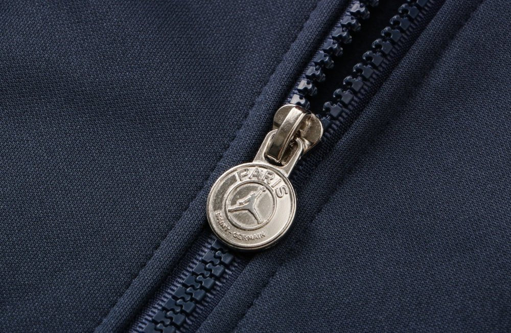 Tracksuit Kit - Detail