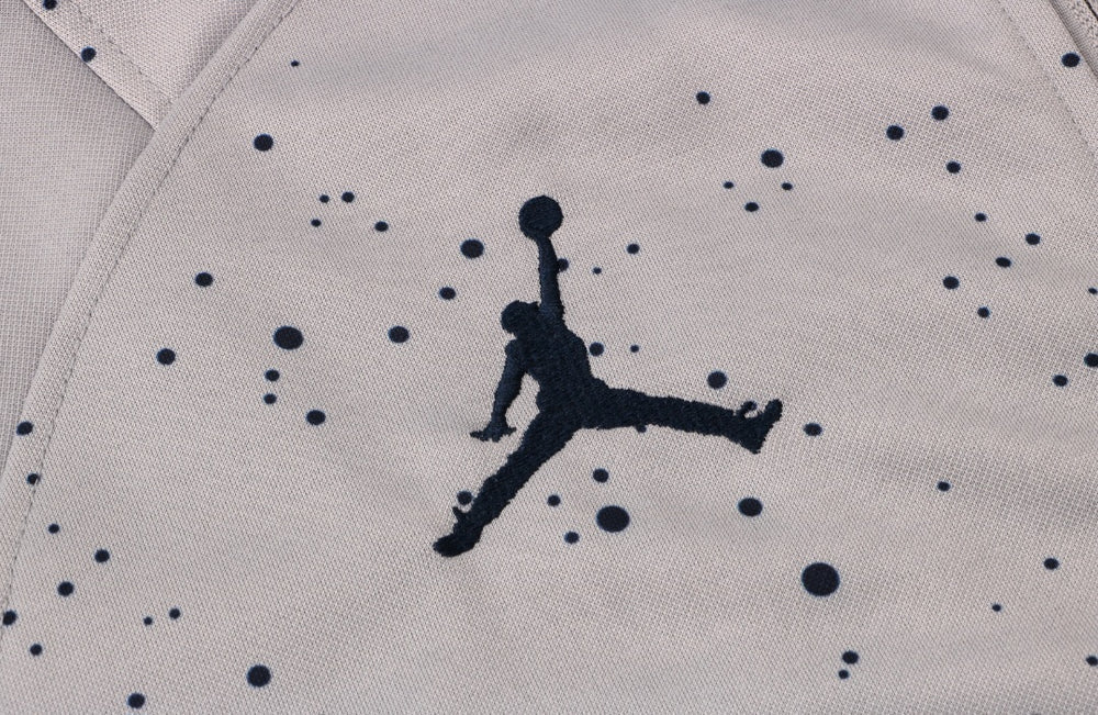 Tracksuit Kit - Detail