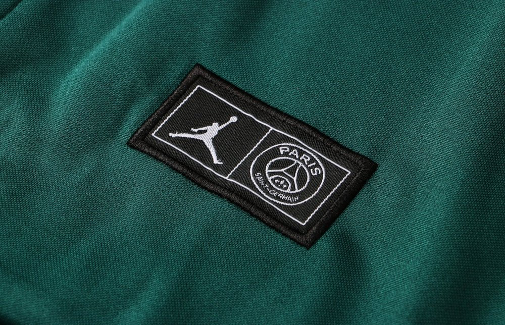 Tracksuit Kit - Detail