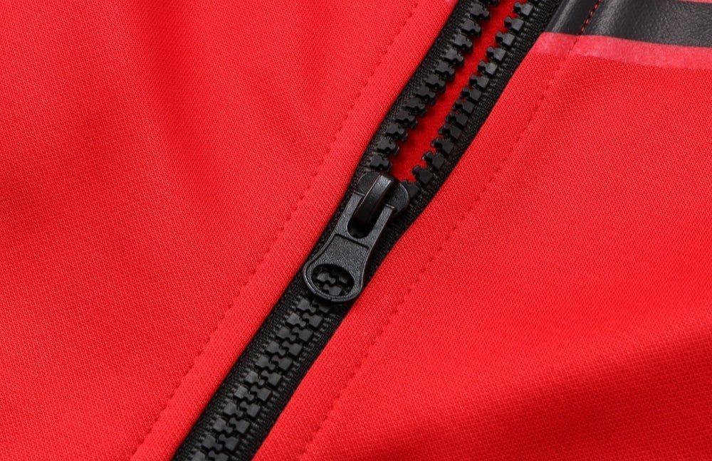 Tracksuit Kit - Detail