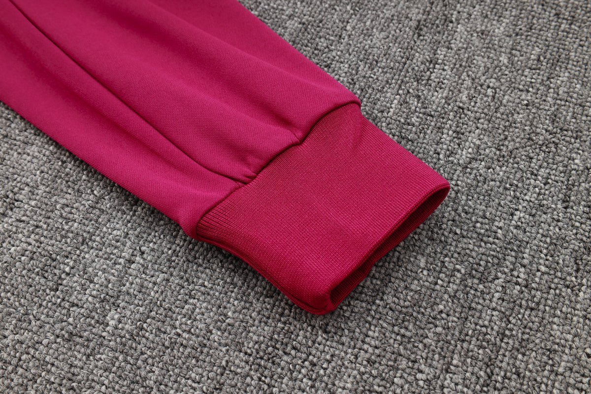 Tracksuit Kit - Detail
