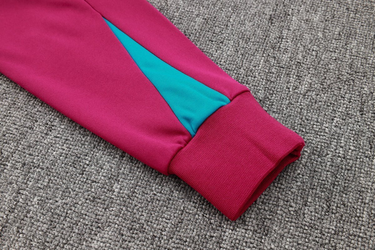 Tracksuit Kit - Detail
