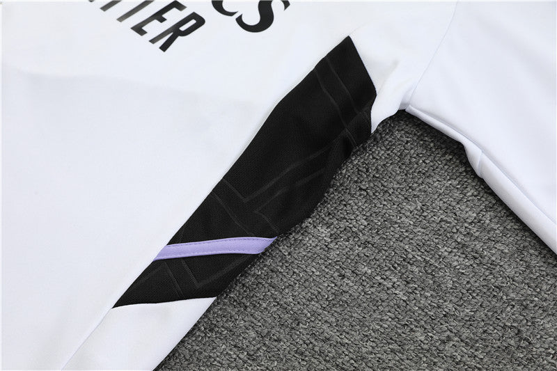 Special Edition Tracksuit Kit - Detail