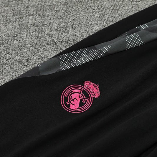Special Edition Tracksuit Kit - Detail