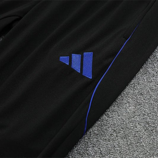 Special Edition Tracksuit Kit - Detail