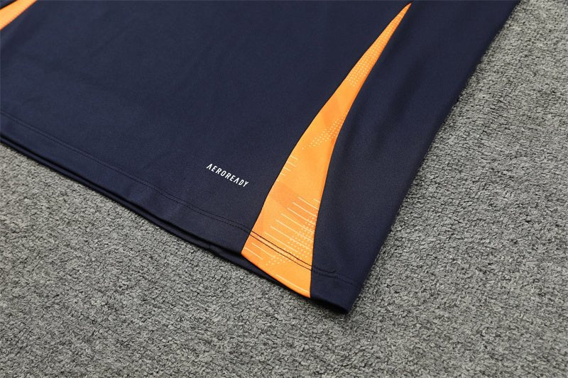 Special Edition Tracksuit Kit - Detail