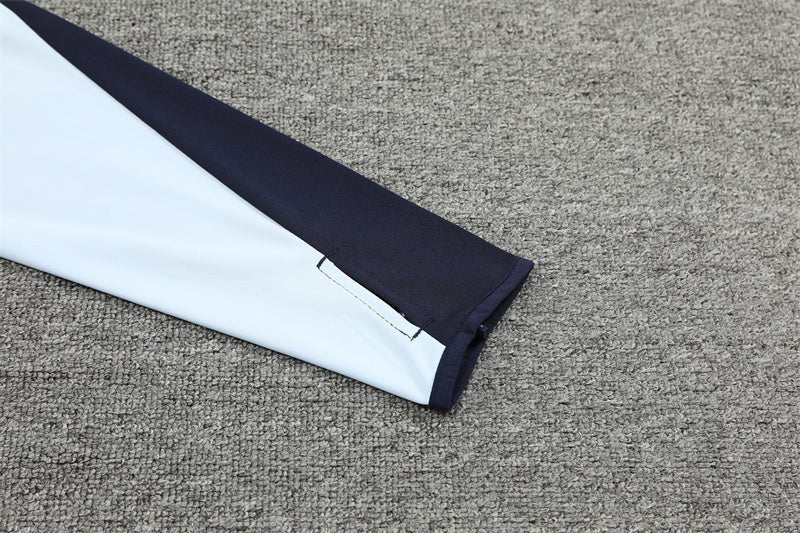 Special Edition Tracksuit Kit - Detail