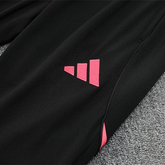 Special Edition Tracksuit Kit - Detail