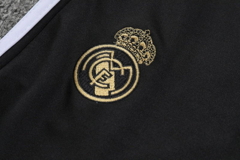 Special Edition Tracksuit Kit - Detail