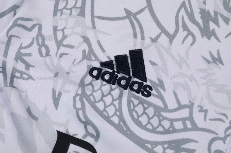 Special Edition Tracksuit Kit - Detail