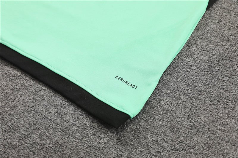 Special Edition Tracksuit Kit - Detail