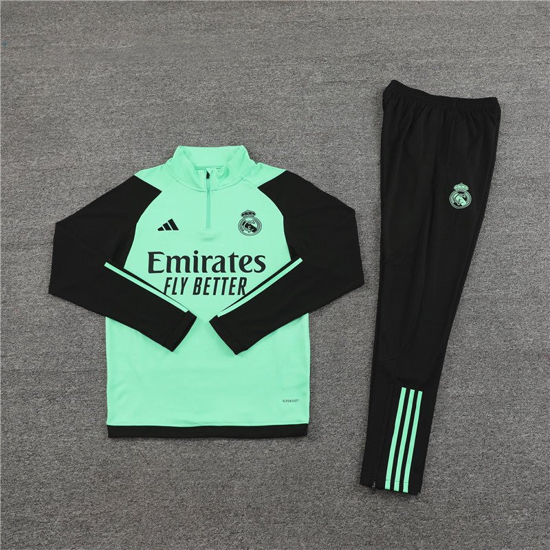 Special Edition Tracksuit Kit - Detail