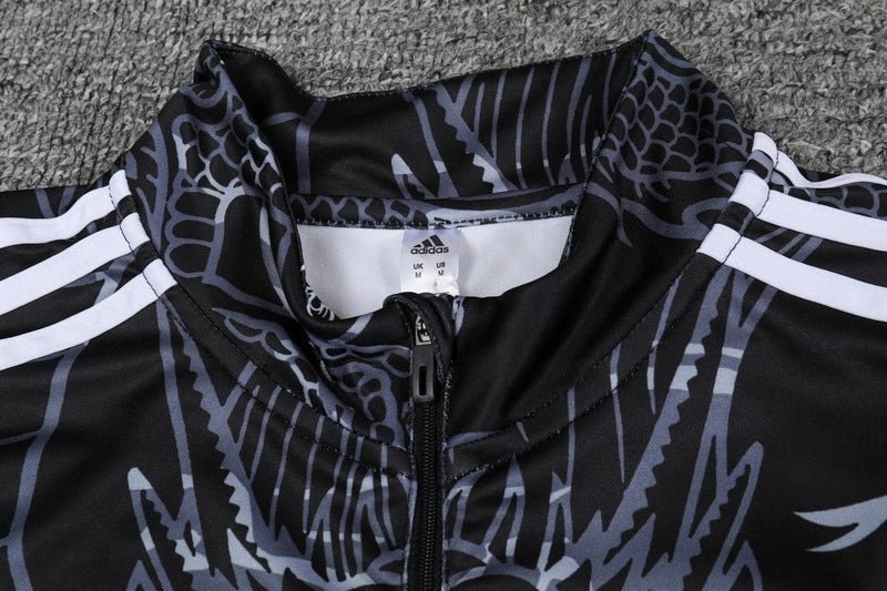 Special Edition Tracksuit Kit - Detail