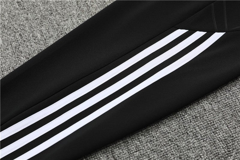 Special Edition Tracksuit Kit - Detail