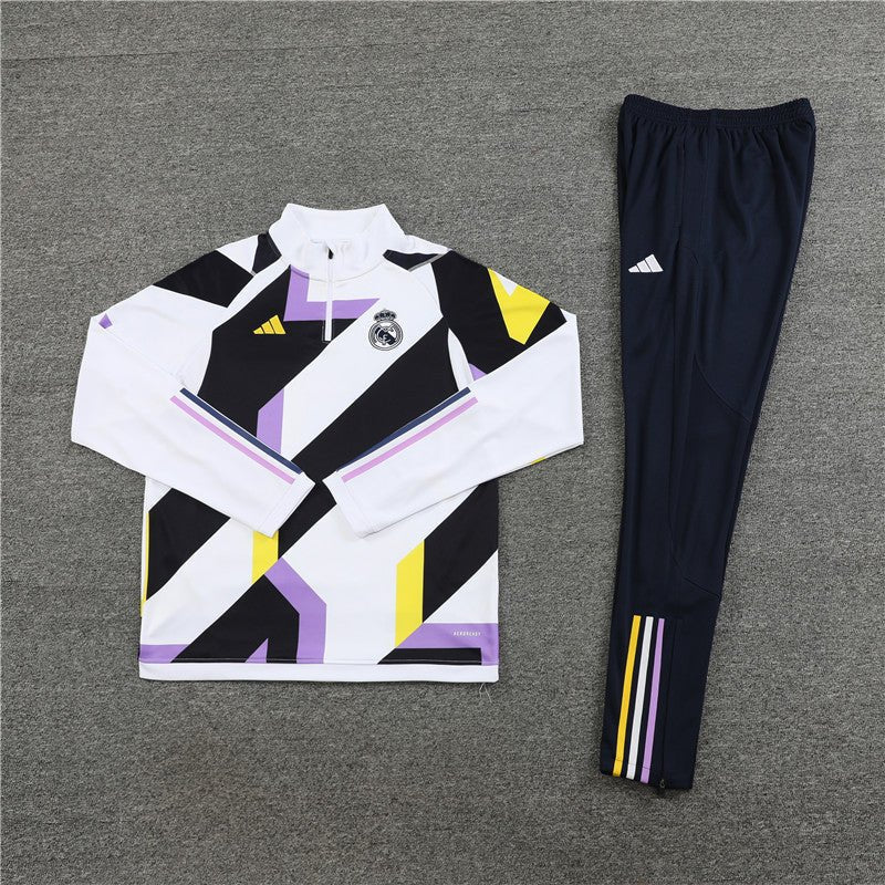 Special Edition Tracksuit Kit - Detail