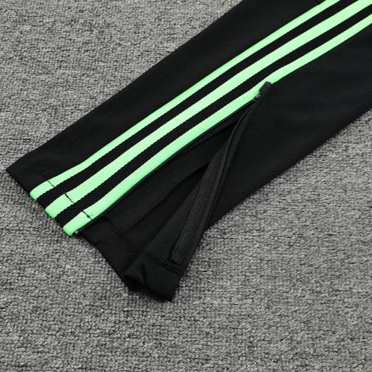 Special Edition Tracksuit Kit - Detail