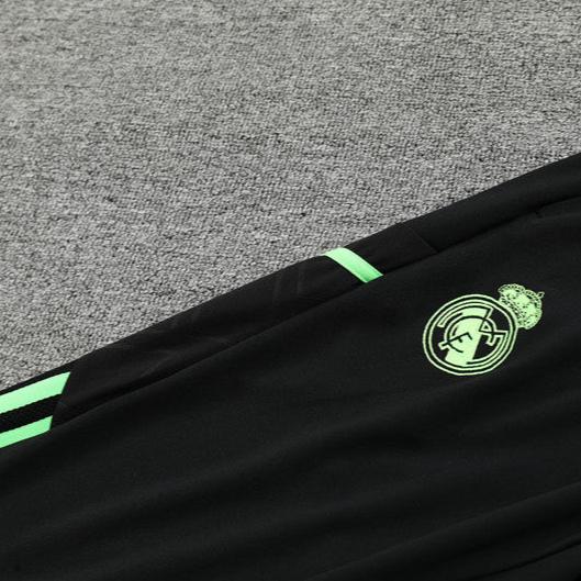 Special Edition Tracksuit Kit - Detail