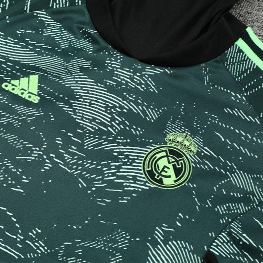 Special Edition Tracksuit Kit - Detail