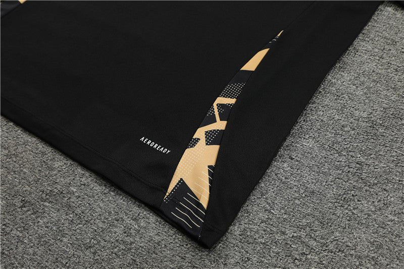 Special Edition Tracksuit Kit - Detail