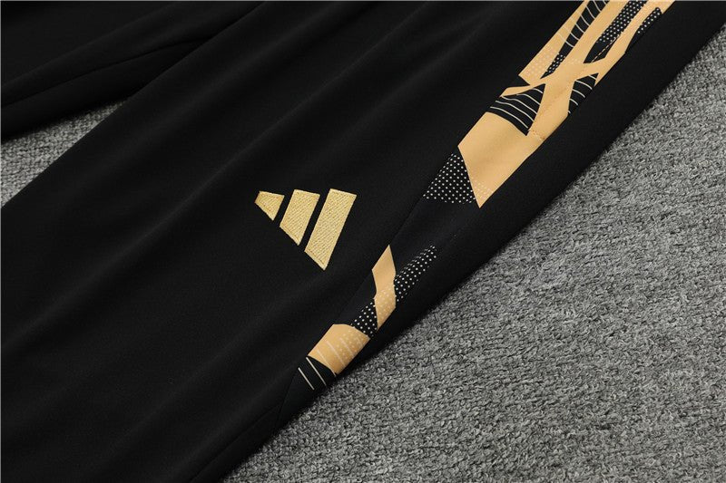 Special Edition Tracksuit Kit - Detail