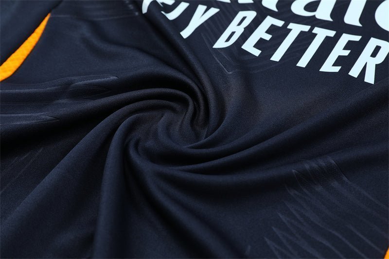 Special Edition Tracksuit Kit - Detail