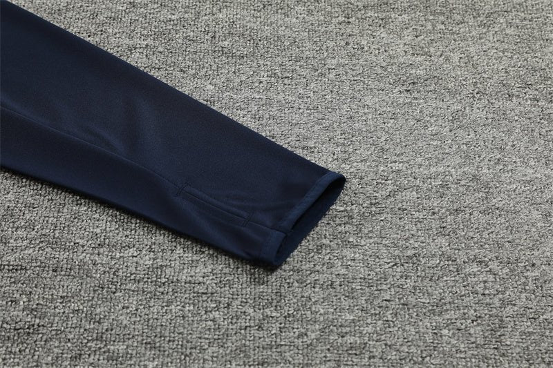 Special Edition Tracksuit Kit - Detail