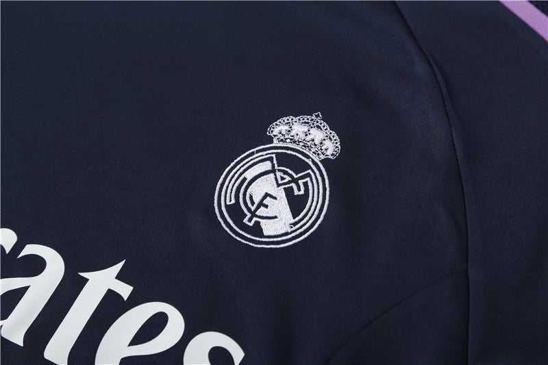 Special Edition Tracksuit Kit - Detail