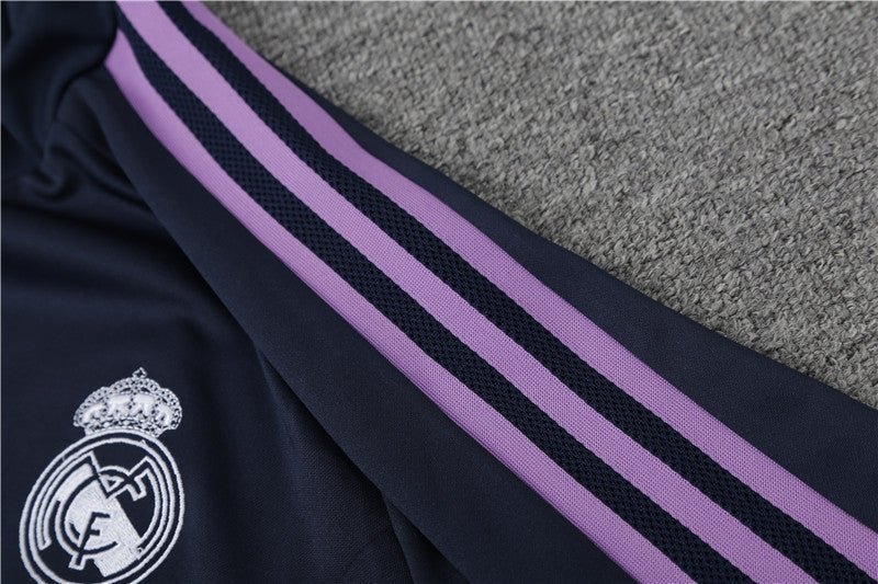 Special Edition Tracksuit Kit - Detail